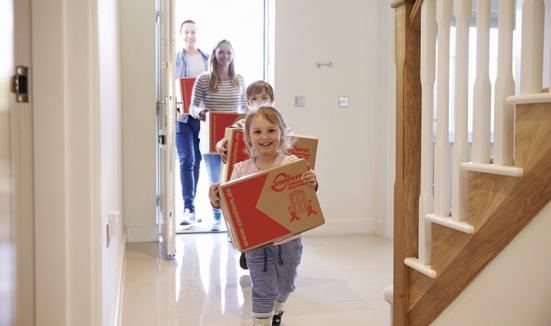 Privatumzug mit Familie. Auch die Kids helfen fleißig mit.